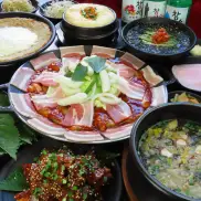 ホンスチュクミ 歌舞伎町店の旨辛激辛料理 チュサム(イイダコ+サムギョプサル)
