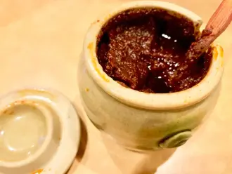 この独特の味と香りの辛味噌が、いや、なんとも、後をひく。
