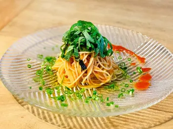 高く盛り付けると、なんとなくそれらしく見える、という事実は秘密にしておいてほしい。