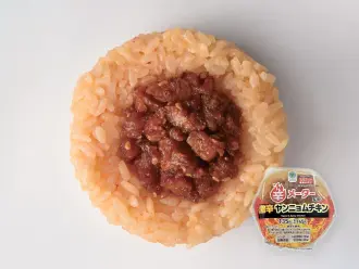 激辛ヤンニョムチキンおむすび