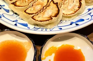 餃子の定番調味料は酢醤油