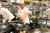 陳家私菜 銀座店のオープンキッチン